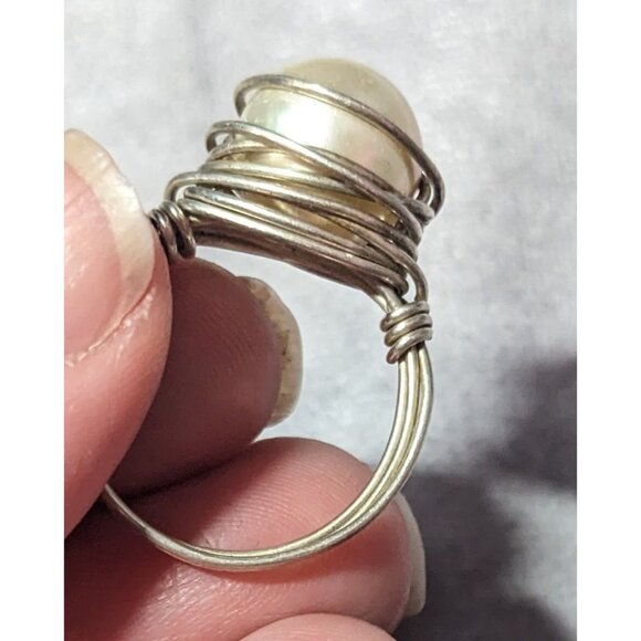 Elegant Glam Faux Pearl Wire Wrap Ring Size 9 - Picture 14 of 14